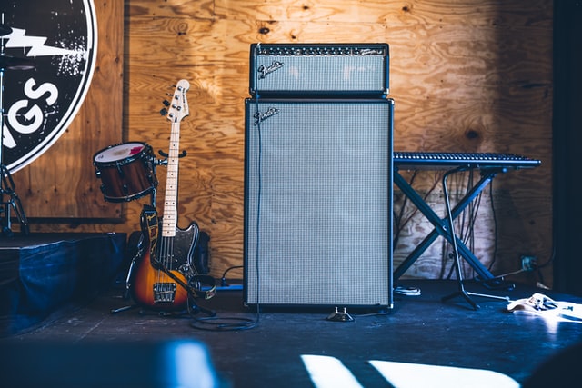 バンドの楽器の難易度と役割をパート別に紹介!キーボード人口が少ない理由は?